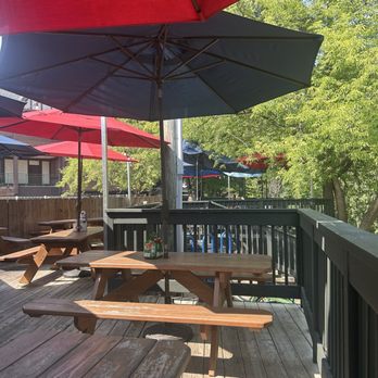 Kruse's Paint Creek Tavern - Deck outside - Seafood Near Me - Rochester, Michigan Kruse's Paint Creek Tavern - Deck outside - Seafood Near Me - Rochester, Michigan