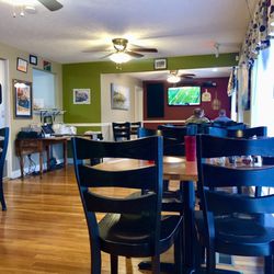 Brittany's Brick Oven Pizza - Inside