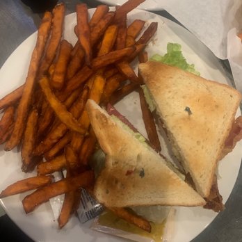 Martin's Downtown - BLT | sweet potato fries - American Near Me - Jackson, Mississippi Martin's Downtown - BLT | sweet potato fries - American Near Me - Jackson, Mississippi
