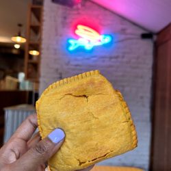 Lloydie's - Spicy beef patty