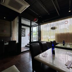 Oishii Bistro