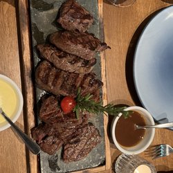 Simon's Steakhouse - The amazingly tasty filets