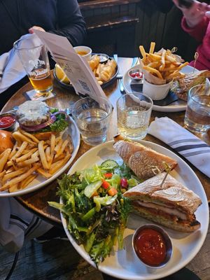 The Half Pint / Ernie's Bar by null