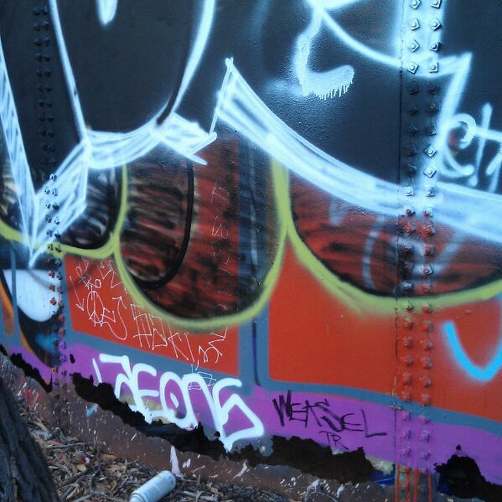 Murphy Ranch Trail - Dirty graffiti peeps leaving their cans... - Hiking Near Me