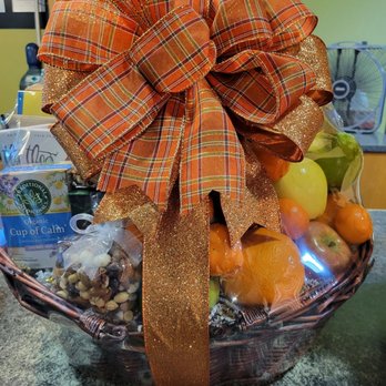 Central Market - Custom Gift Basket - Grocery Near Me - Plano, Texas Central Market - Custom Gift Basket - Grocery Near Me - Plano, Texas