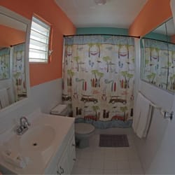 Acacia Guesthouse - Penthouse bathroom.