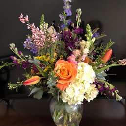 Gorgeous flowers to celebrate my aunt's 86th birthday! Gorgeous flowers to celebrate my aunt's 86th birthday!