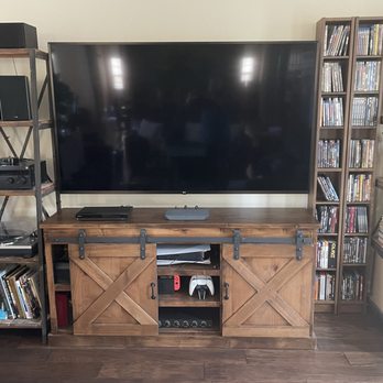 Bay Area Wall Mounts - 75 inch Indoor TV Install - Home Theatre Installation Near Me