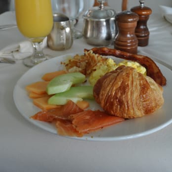 Chatham Bars Inn - breakfast - Hotels Near Me - Chatham, Massachusetts Chatham Bars Inn - breakfast - Hotels Near Me - Chatham, Massachusetts