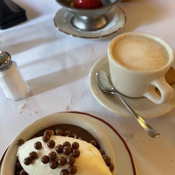 Le Diplomate - Pot de Creme - Brasseries Near Me - Washington, DC, District of Columbia