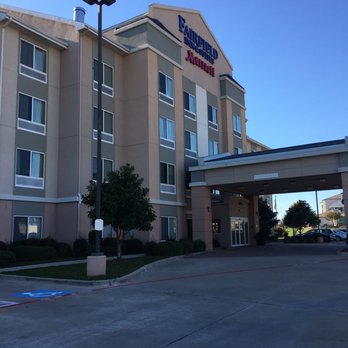 Fairfield by Marriott Inn & Suites Weatherford - Entrance - Hotels Near Me - Weatherford, Texas
