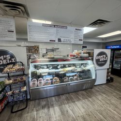 Dom's Deli and Grille House