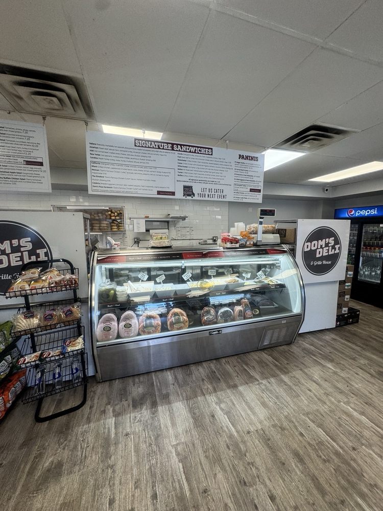 Dom's Deli and Grille House