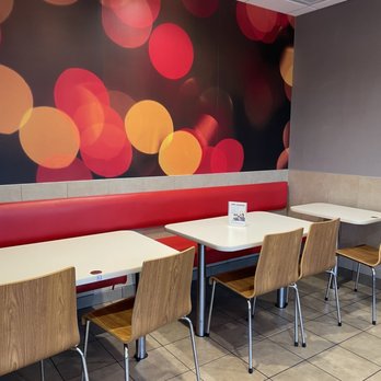 McDonald's - Dining room - Fast Food Near Me - Gettysburg, Pennsylvania
