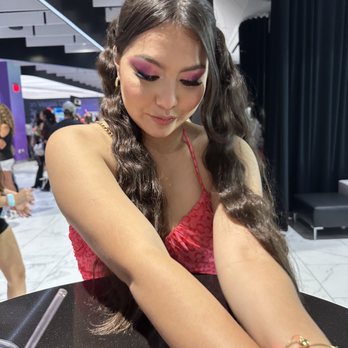 Monica Ram Beauty - My eyeshadow was *chefs kiss*! - Makeup Artists Near Me Monica Ram Beauty - My eyeshadow was *chefs kiss*! - Makeup Artists Near Me