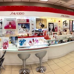 GiGi’s Cosmetics Boutique