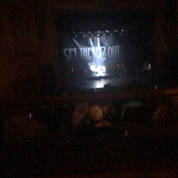 Broaster House - We saw Get the LED Out at the stadium theatre that night - Comfort Food Near Me - Woonsocket, Rhode Island
