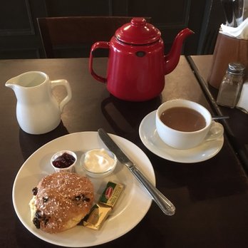 Jacques Restaurant - Tee und Scone mit Butter und Jam! Ein Highlight am Vormittag! - Mediterranean Near Me - Cork, Colorado