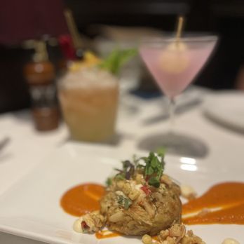 Hy's Steak House - Crab Cake - Steakhouses Near Me - Honolulu, Hawaii