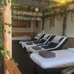 R&R Station - What a fantastic foot massage! Highly recommend for anyone to relax. I booked for myself and my wife. Will do again!