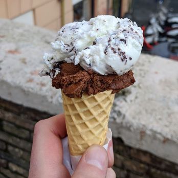 Fatamorgana - Fatamorgana Gelato 01/12/2020: Stracciatella, Estasi (70% Cocoa, Coffee, Hazelnut) - Gelato Near Me - Rome, RM Fatamorgana - Fatamorgana Gelato 01/12/2020: Stracciatella, Estasi (70% Cocoa, Coffee, Hazelnut) - Gelato Near Me - Rome, RM