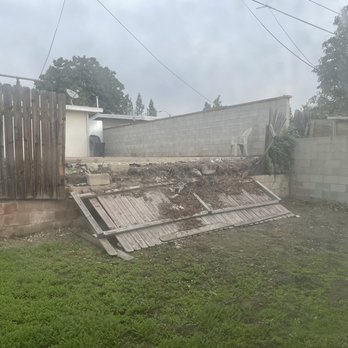 E.L Landscaping & Masonry - Original fence with wind damage - Landscaping Near Me E.L Landscaping & Masonry - Original fence with wind damage - Landscaping Near Me