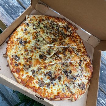 Cheese Board Pizza - Mushroom pizza - Pizza Near Me - Berkeley, California Cheese Board Pizza - Mushroom pizza - Pizza Near Me - Berkeley, California