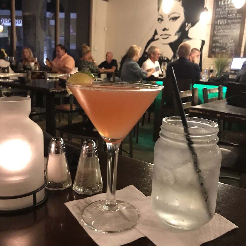 Grapefruit Martini: Grapefruit Vodka, Cranberry Juice ...