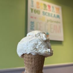 Cowlick's Ice Cream - Mini scoop of ginger