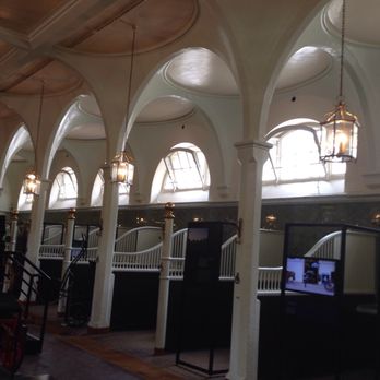 The Royal Mews - Her Maj's horses like better than I do - Museums Near Me - London, XGL