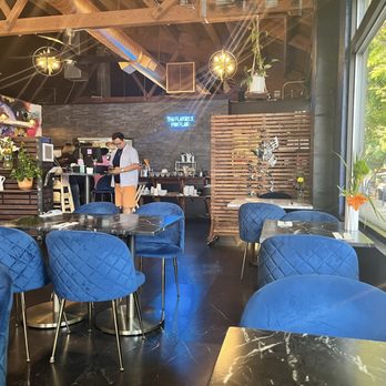 Sawan Thai Eatery - Another interior shot - Thai Near Me - Portland, Oregon