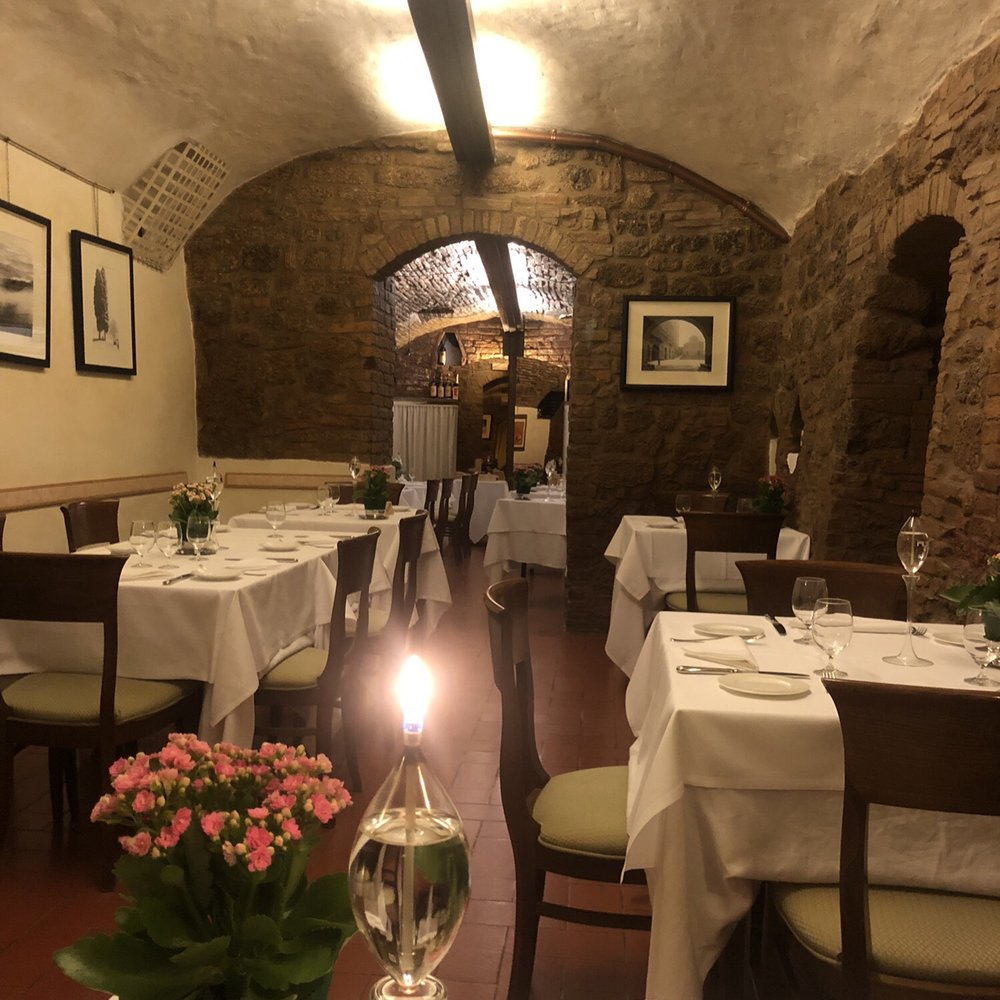 Ristorante Dorando' - Intimate setting, romantic - Italian Near Me - S. Gimignano, SI