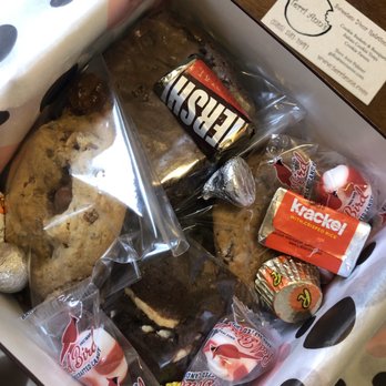 Terri Ann's - Cookie gift box - Desserts Near Me Terri Ann's - Cookie gift box - Desserts Near Me