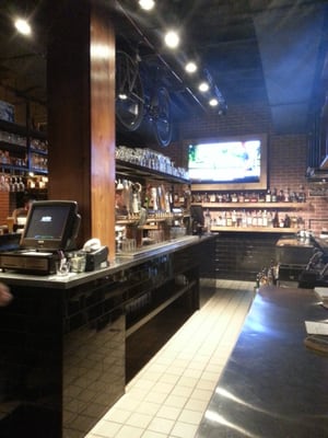 Blatt Beer & Table by null