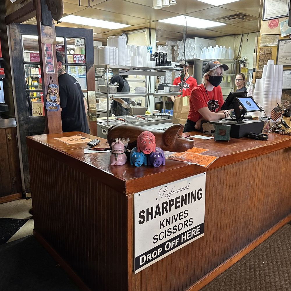 Community Q BBQ - Front Counter - Barbeque Near Me - Decatur, Georgia