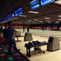 Brighton Bowl - 8:00 on a Saturday, fairly packed, good music and cold beer.