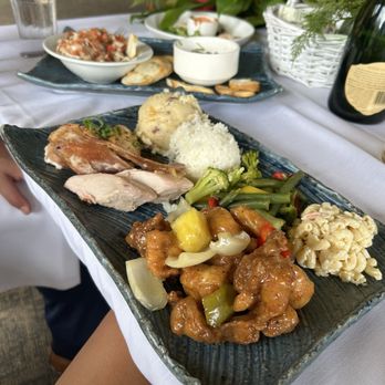 Haiku Gardens Weddings - Buffet wedding - Venues & Event Spaces Near Me - Kaneohe, Hawaii