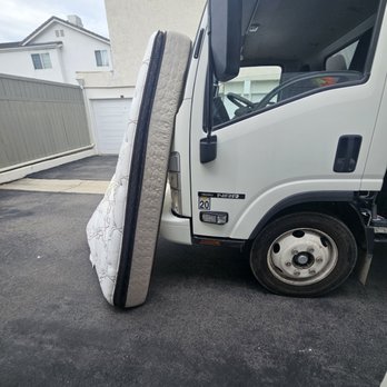 Mattress Haulers - Queen size mattress pick up - Junk Removal & Hauling Near Me - Santa Ana, California Mattress Haulers - Queen size mattress pick up - Junk Removal & Hauling Near Me - Santa Ana, California