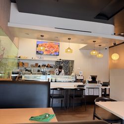 Sushi Factory - Interior