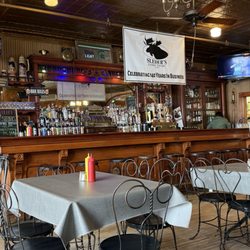 Sleder's Family Tavern - Dining room and bar