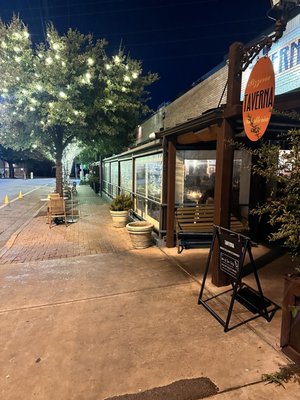 Taverna by null