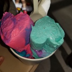 Bob's Market - Double scoop- cotton candy and bubble gum