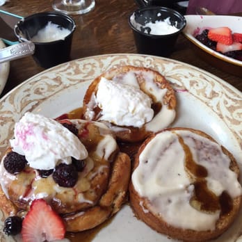 Another Broken Egg Cafe - Cinnamon roll French toast yummy - Breakfast & Brunch Near Me - New Orleans, Louisiana Another Broken Egg Cafe - Cinnamon roll French toast yummy - Breakfast & Brunch Near Me - New Orleans, Louisiana