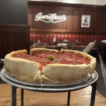 Giordano's - Classic deep dish - Pizza Near Me - Chicago, Illinois