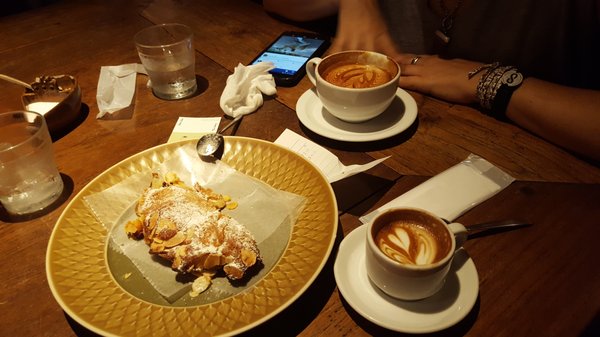 Cafe Bibliotic Hello! by null