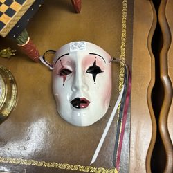 Diamond in the Rough Antiques - Ceramic mask