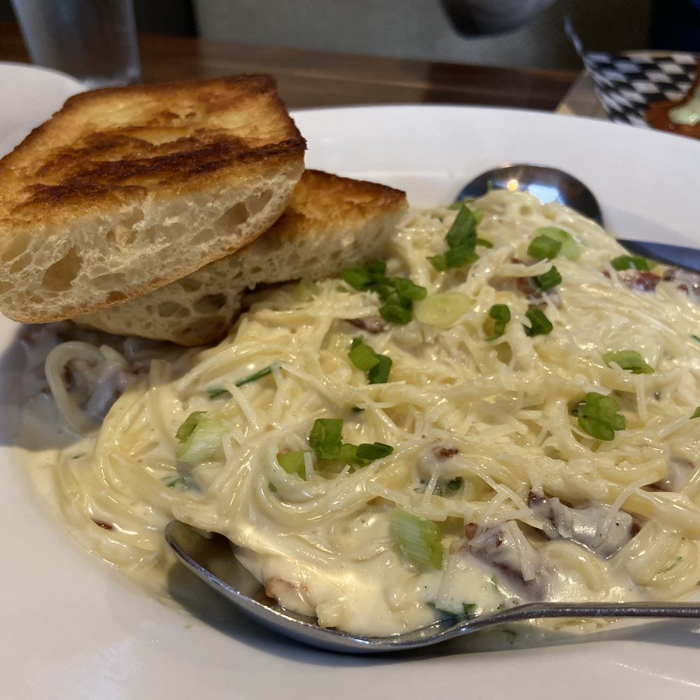 Shift Kitchen & Bar - LINGUINE ALFREDO/$16 - Burgers Near Me - Sechelt, British Columbia Shift Kitchen & Bar - LINGUINE ALFREDO/$16 - Burgers Near Me - Sechelt, British Columbia