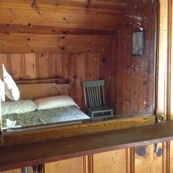 Sierra Streamside Resort - They couldn't even clean the mirror! - Hotels Near Me - Downieville, California Sierra Streamside Resort - They couldn't even clean the mirror! - Hotels Near Me - Downieville, California