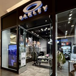 Oakley Store Giftly Email, Text or Print, 457 Los Cerritos Ctr