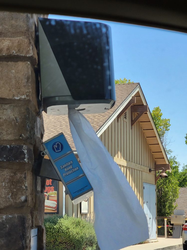 SHELL SERVICE STATION CAR WASH Updated September 2024 100 Reeds